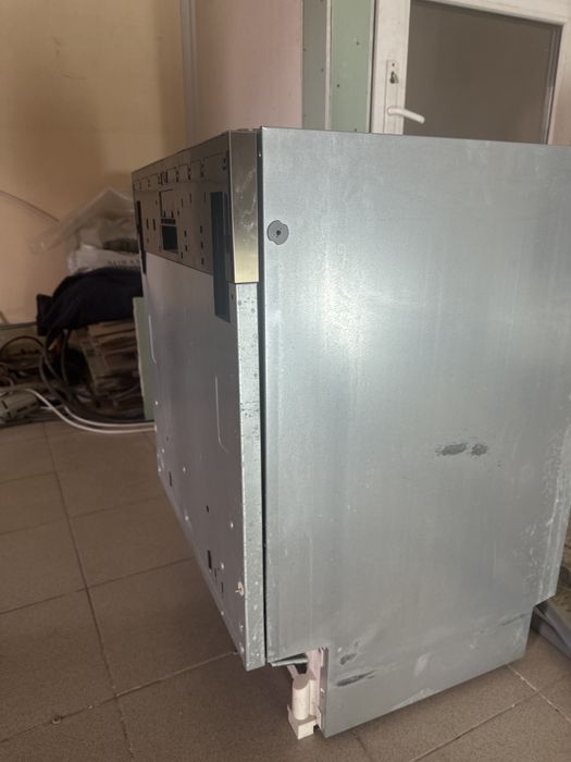 Hotpoint-Ariston HIP 4O23 WLT
