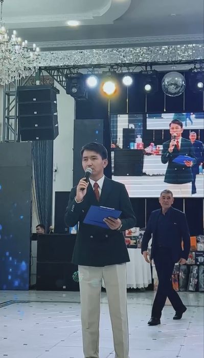 Тамада, шоумен, асаба, әнші, беташар