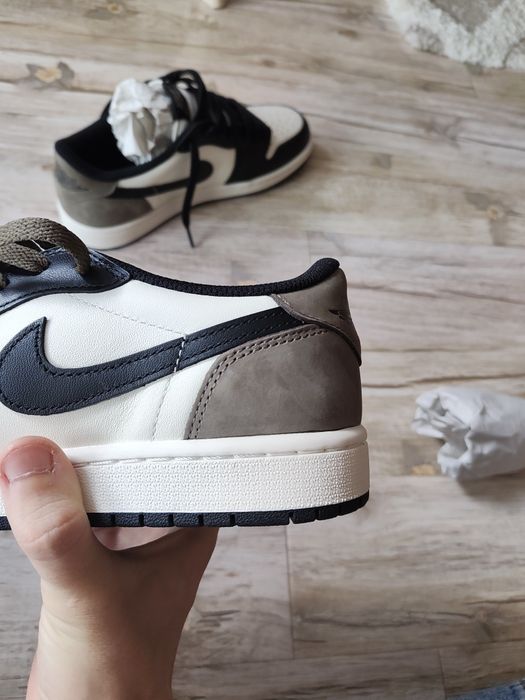 ! ULTIMA PERECHE ! - Jordan 1 OG mocha 42, 2 perechi de sireturi, nou nouti