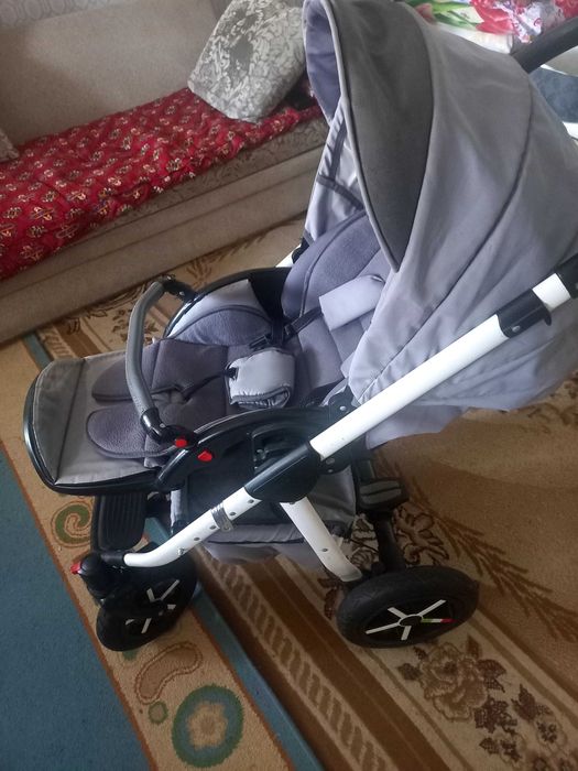 Продам коляску 2в1.