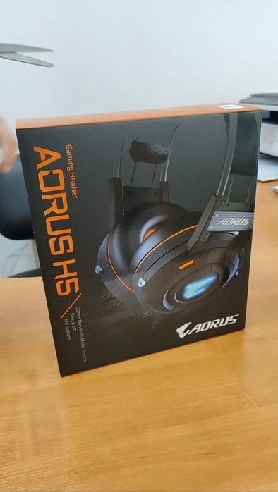 Продам новые наушники