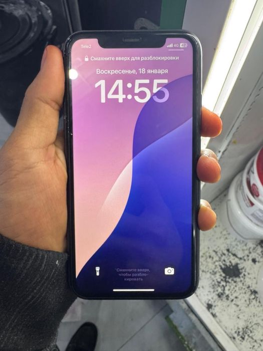 Продаю айфон 11 срочно