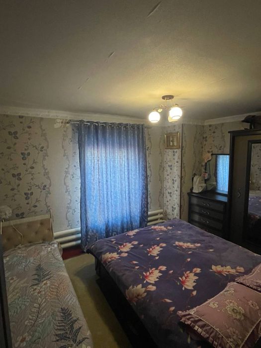 Uy sotiladi 2.2 sotix olmazor tumani Sagbon 12 tor 5 berk kocha 25a uy