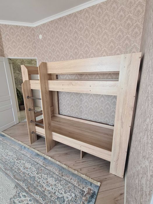 Двухярусная, детская кровать.