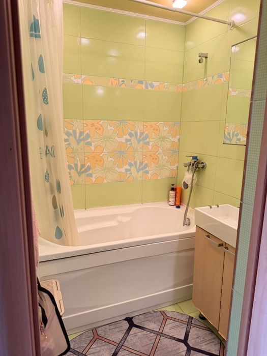 Сдам 3 комнотную квартиру