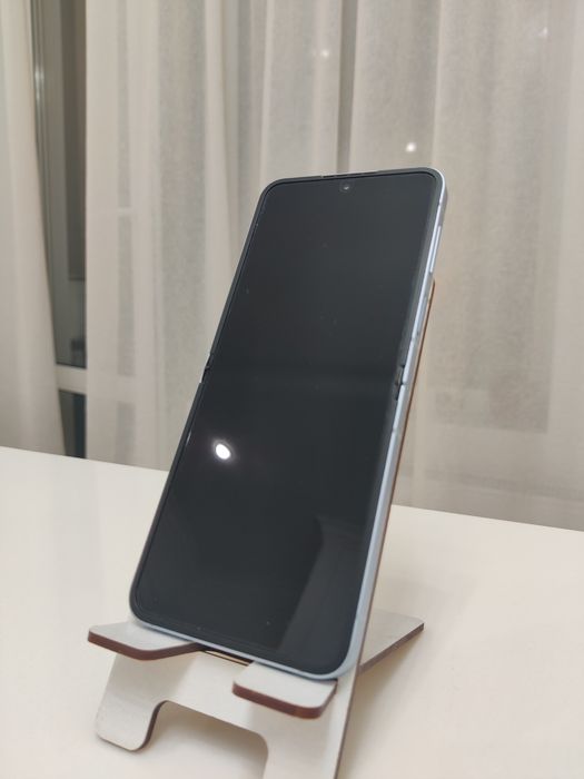 Samsung Z flip 6 12/256  обмен