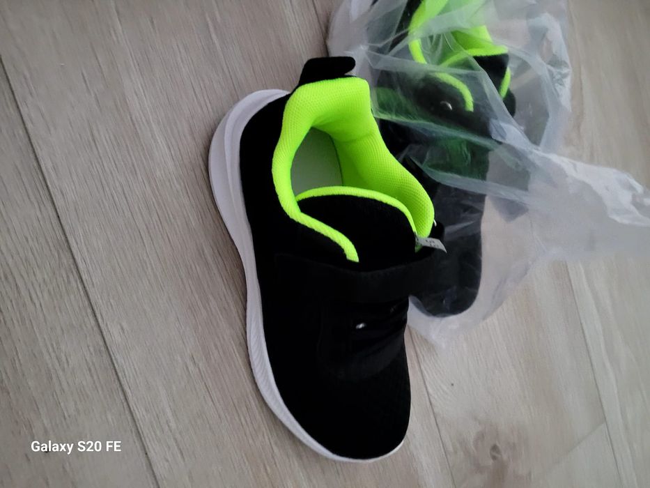 Кроссовки 32 размер новые