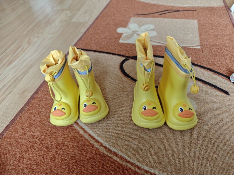 Детски ботушки и обувки