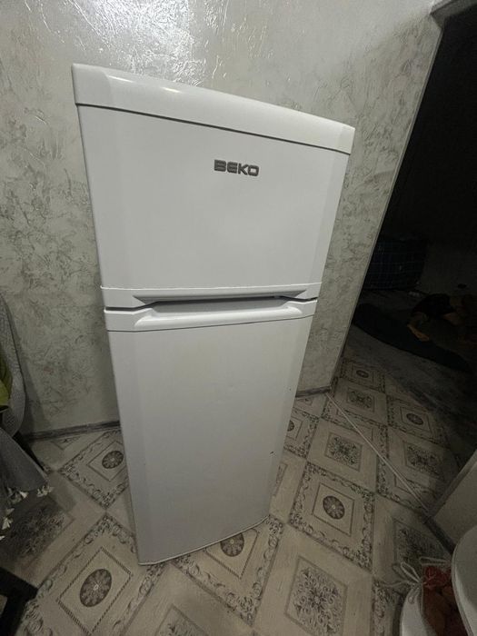 Холодильник продается