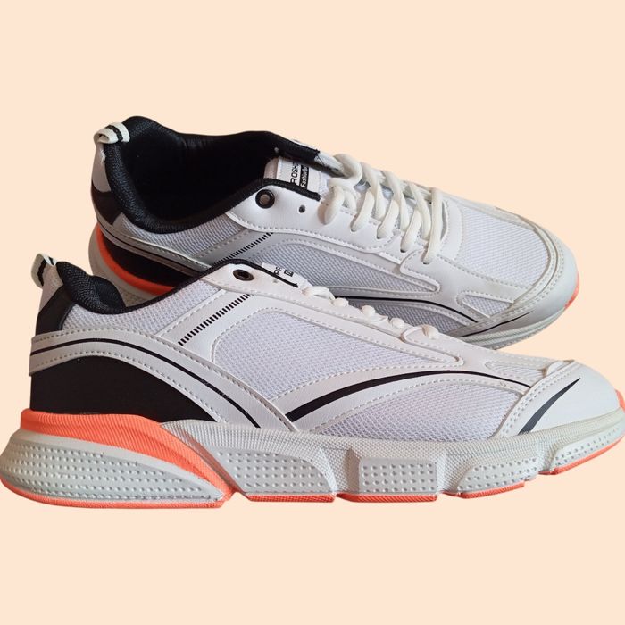 Продается кроссовки