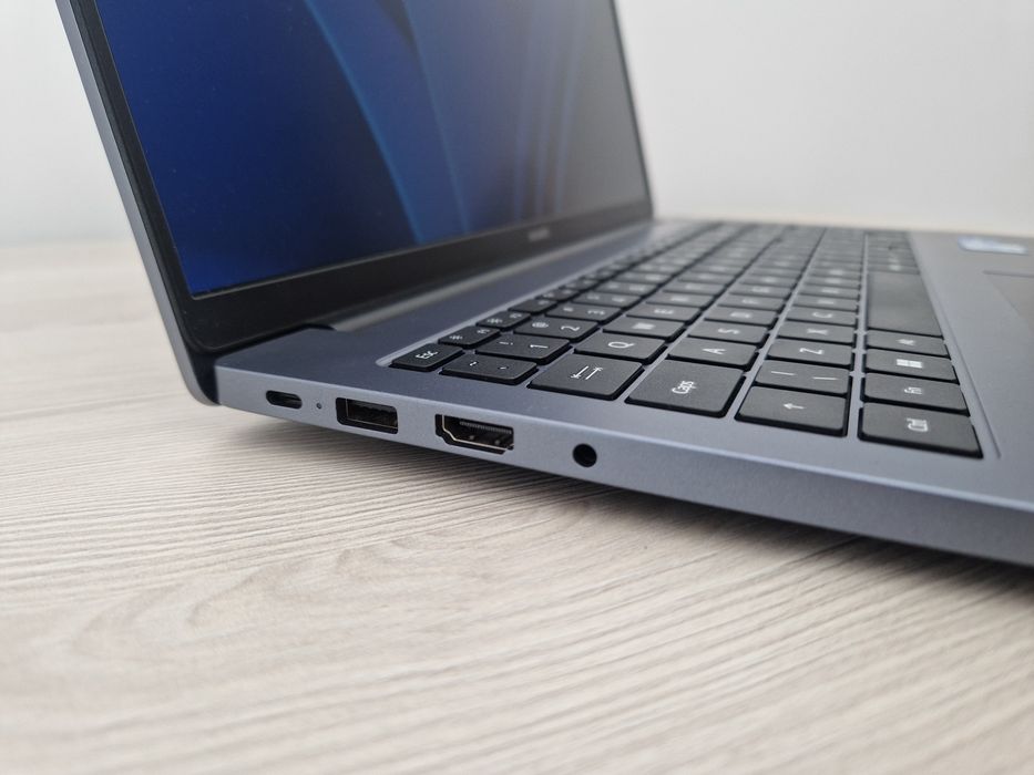 Laptop Huawei MateBook D16 - i5-12450H / 16 GB

RAM / 512 GB SSD