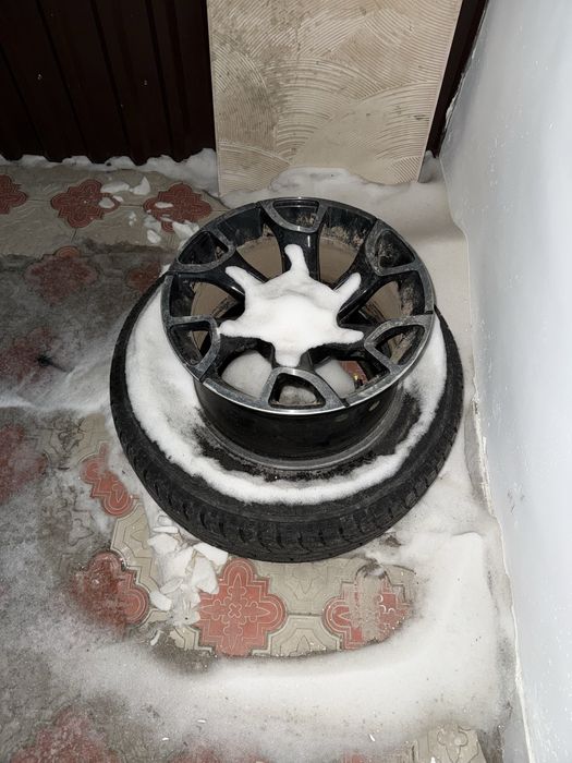 Продаю шины с диском