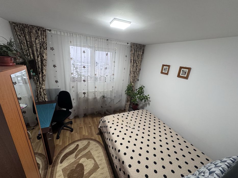 Apartament 3 camere mobilat si utilat Pascani