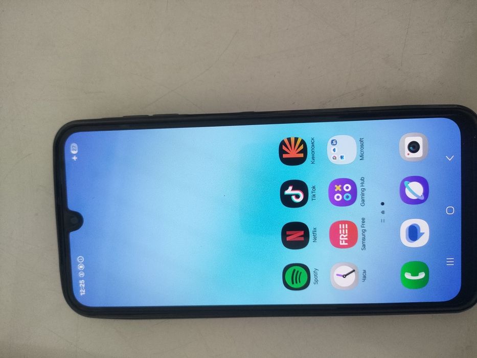 Например. Samsung a17 новая