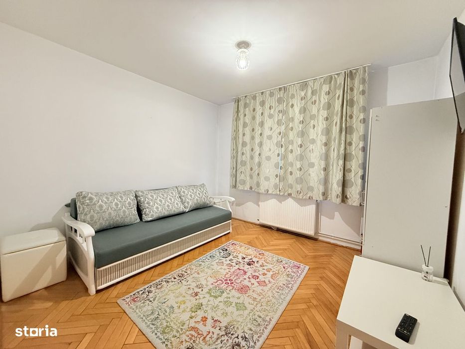 Inchiriez apartament cu 2 camere, decomandat in 7 Noiembrie, etaj 3