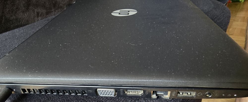 Запазен! Лаптоп HP 250 G3 4gb ram  1tb HDD с лицензиран Windows 10 без