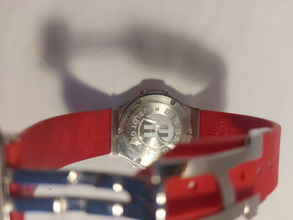 Часы женские HUBIOT