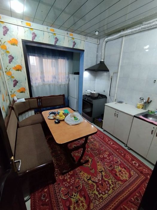 Chilonzor  12 kv 2/4/9 sotiladi srochno!!!