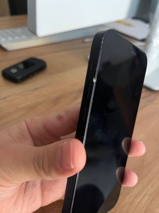 iPhone 12 mini в хорошем состоянии
