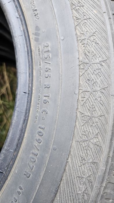 4бр гуми 215 65 16С барум