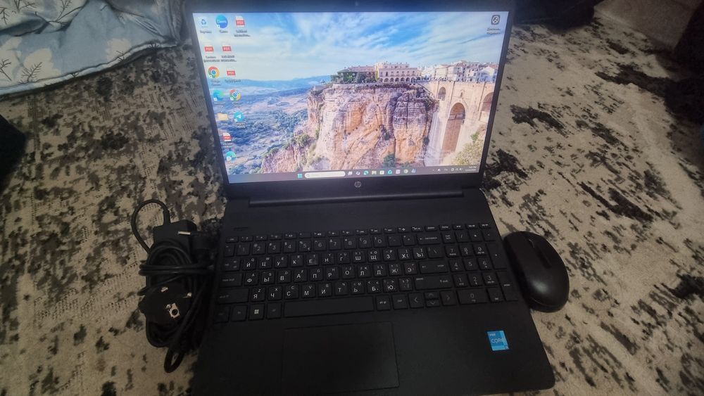 HP Laptop 15s-fq5000nia