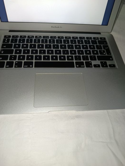 Macbook Air 13 foarte bun