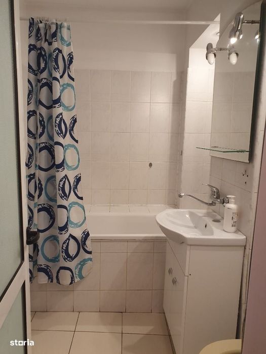 Piata M Viteazu, ap. 2 cam, et 1, mobilat, 350 euro