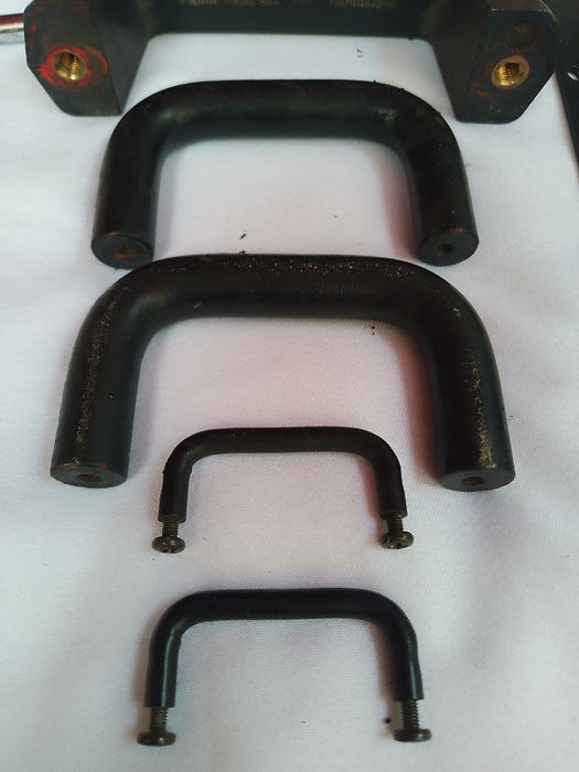 Mânere plastic /metal și colțare calitative