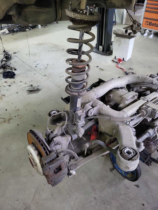 Brat-brate,bascula-bascule articulatie spate bmw seria 7 f01,f02,f03