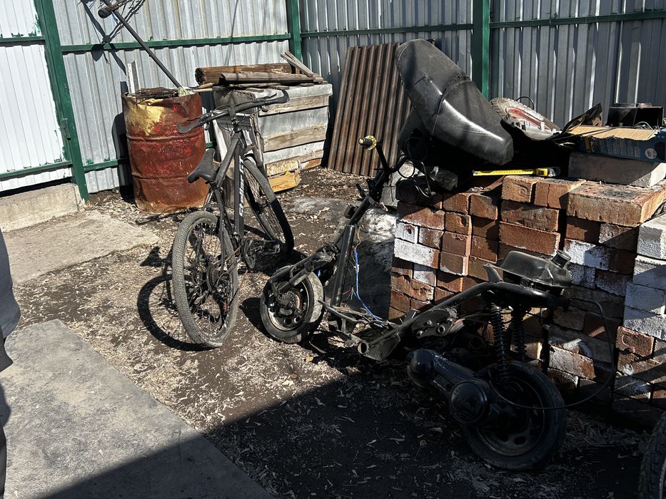 2 велика и 1 мопед