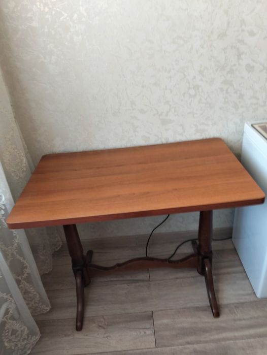 Продам кухонный стол