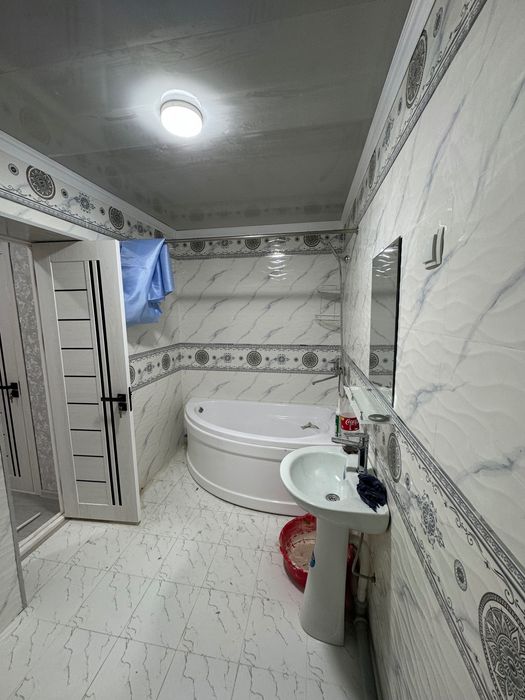 Яшнабад улица Иззат Новостройке продается квартира  2/5/8  50м2