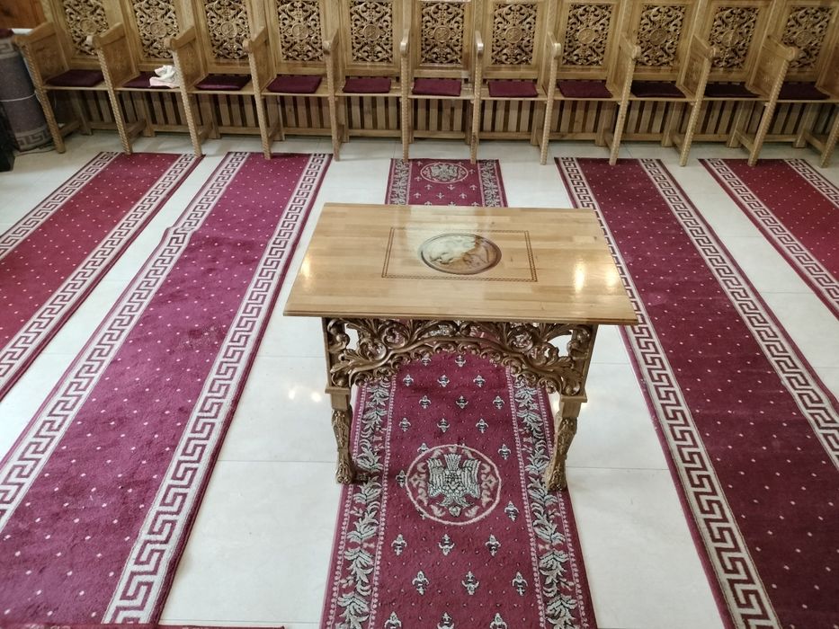 Străni enoriașii noi