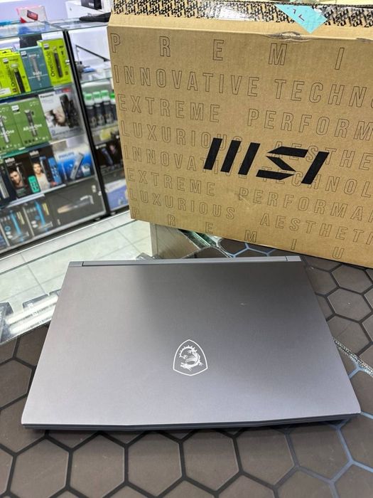 Ноутбоок MSI Thin .