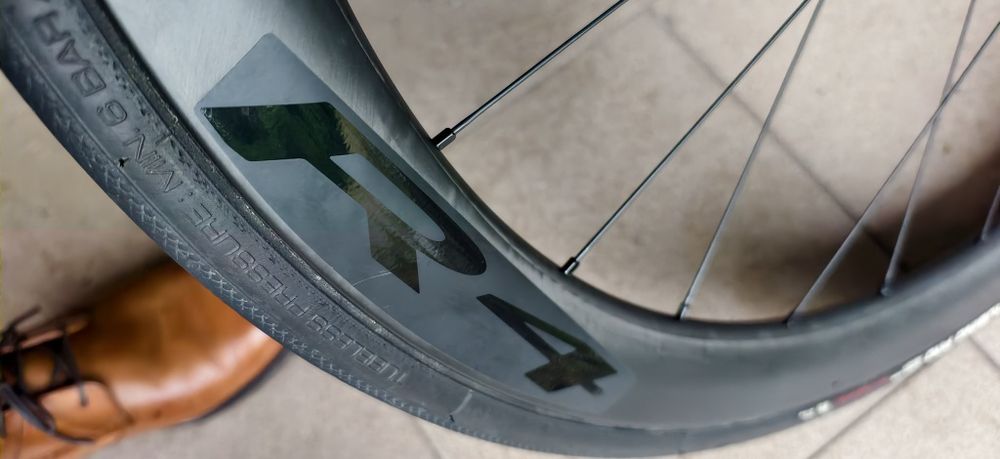 Карбонови Novatec R4 Disc CL Carbon Wheelset 12x100/12x142 Shimano HG