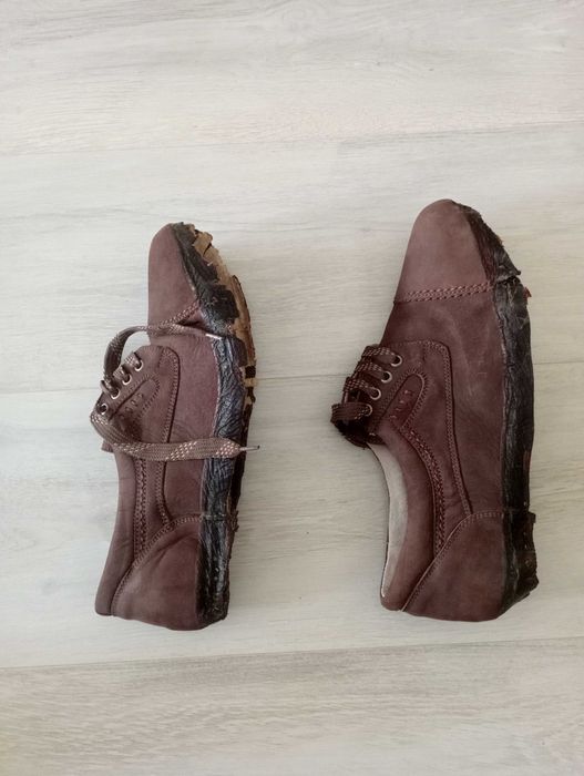 Саи от Набук Кафяви