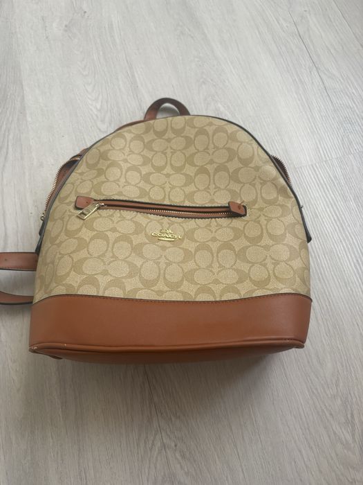 женский рюкзак coach