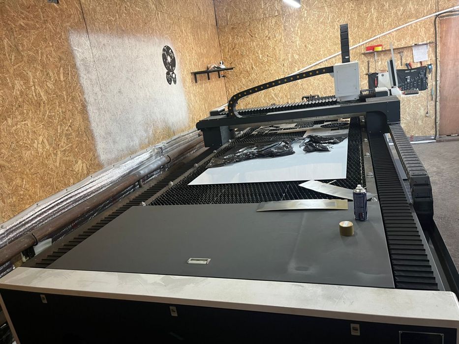 Лазерный станок для резки металла!!