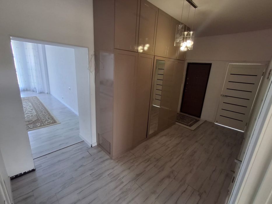 Продам трехкомнатную квартиру