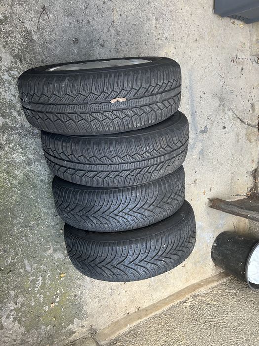 Set anvelope iarnă jante pe 15 195/65/R15