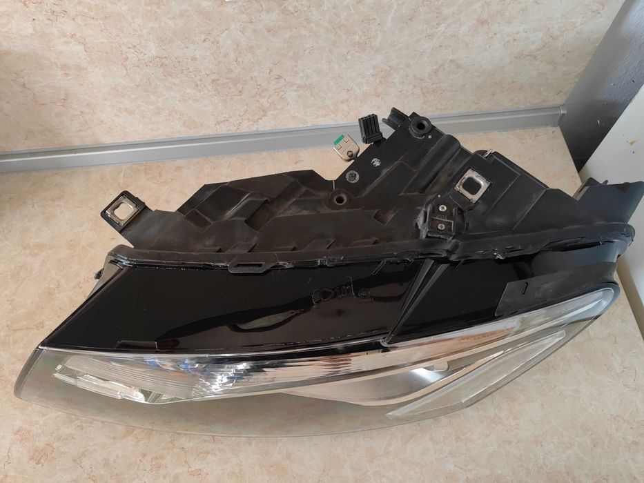 Фар Audi Q5 Bi-Xenon LED ляв / Фар Ауди Кю5 ксенон Оригинален