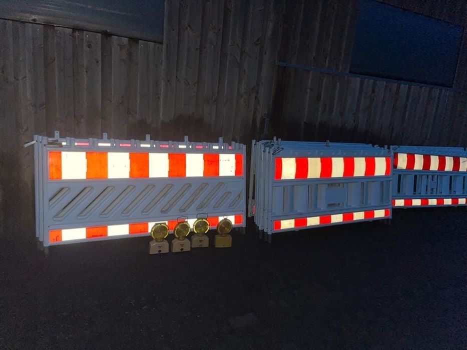 Panouri garduri santier in lucru avertizare lucrari  400 m
De inchiria