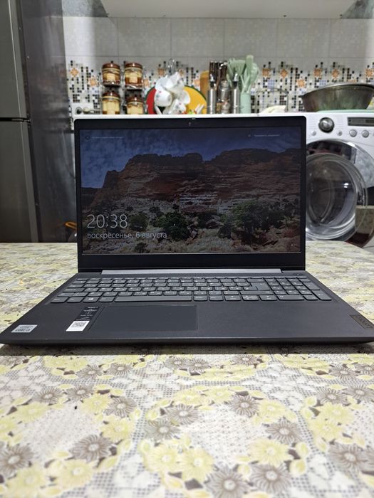 Yangi karobka Lenovo CORE i3.  (5 500 000sum)