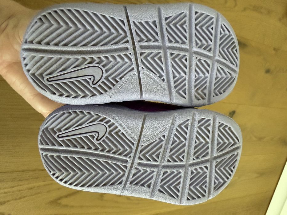 Adidasi Nike, marimea 20