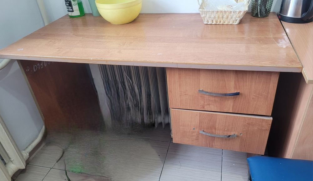 Стол письменный. Для офиса