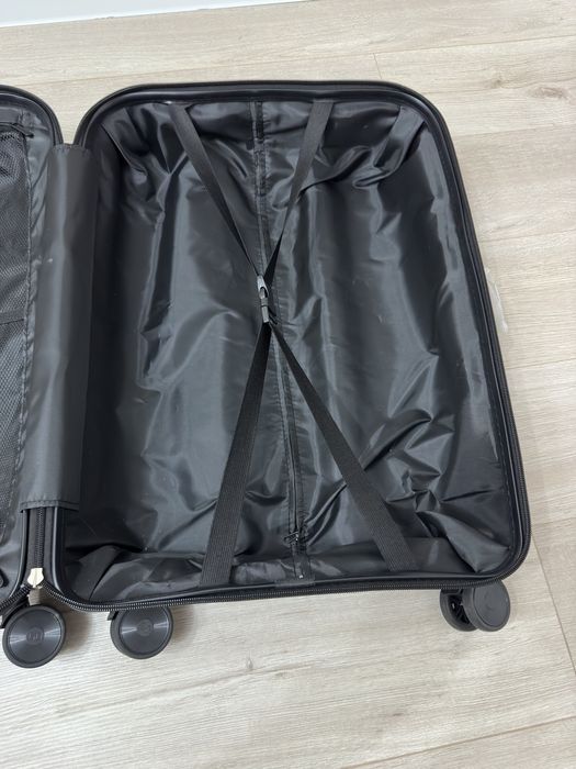 Продам новый набор чемоданов