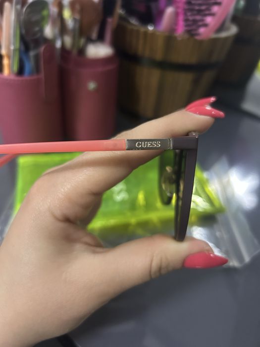 Слънчеви очила на Guess