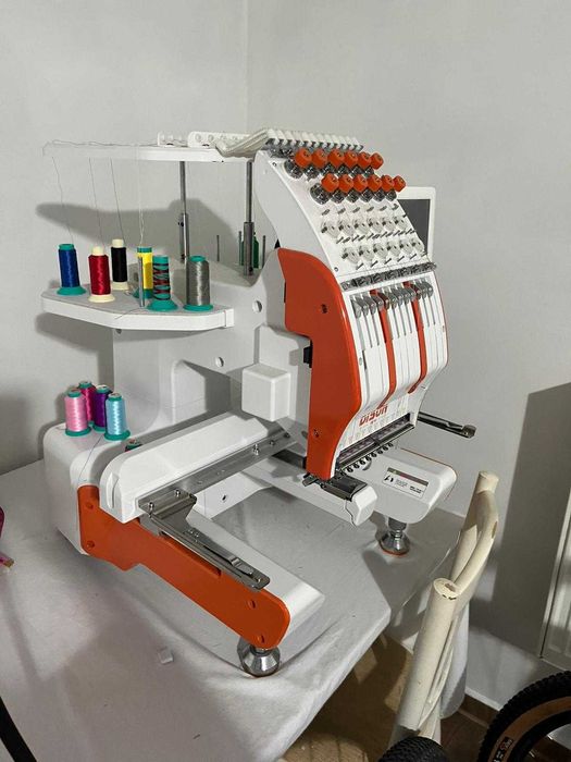 Masina de brodat Dison cu 12 ace