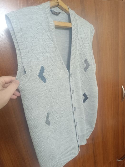 Теплая жилетка мужская