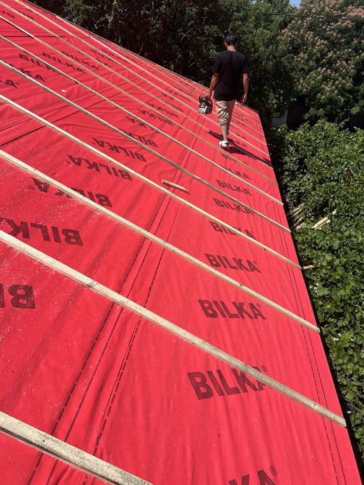 Firma pentru acoperisuri si reparati Bilka